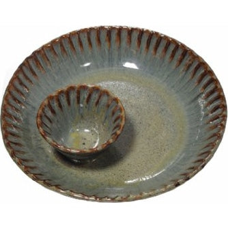 A Non-Pattern Glazed Fluted Chip and Dip