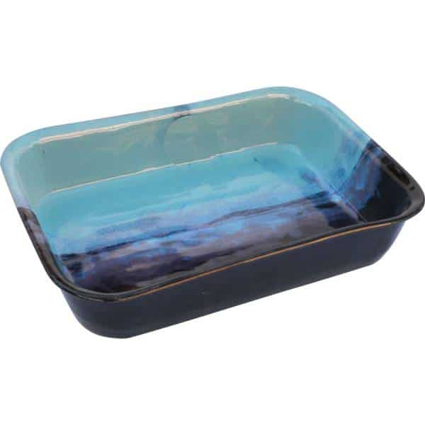 A Non-Pattern Glazed Lasagna Pan