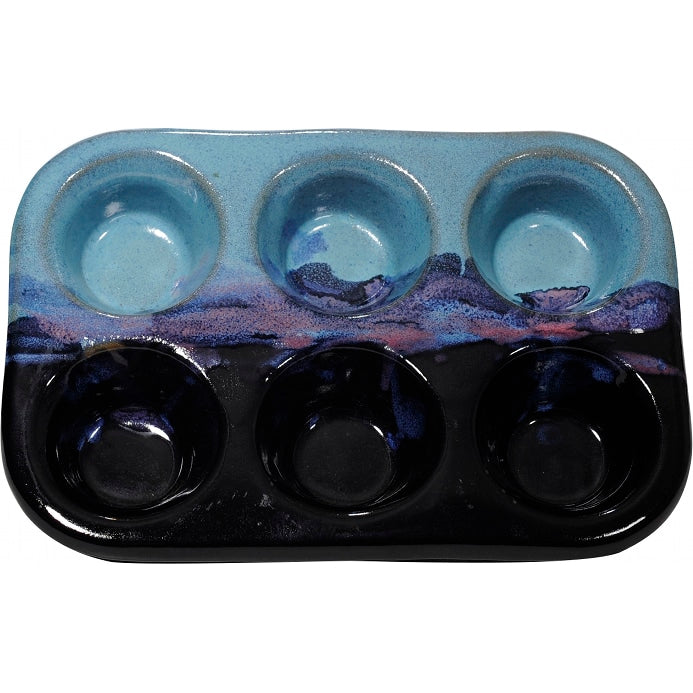 A Non-Pattern Glazed Muffin Pan