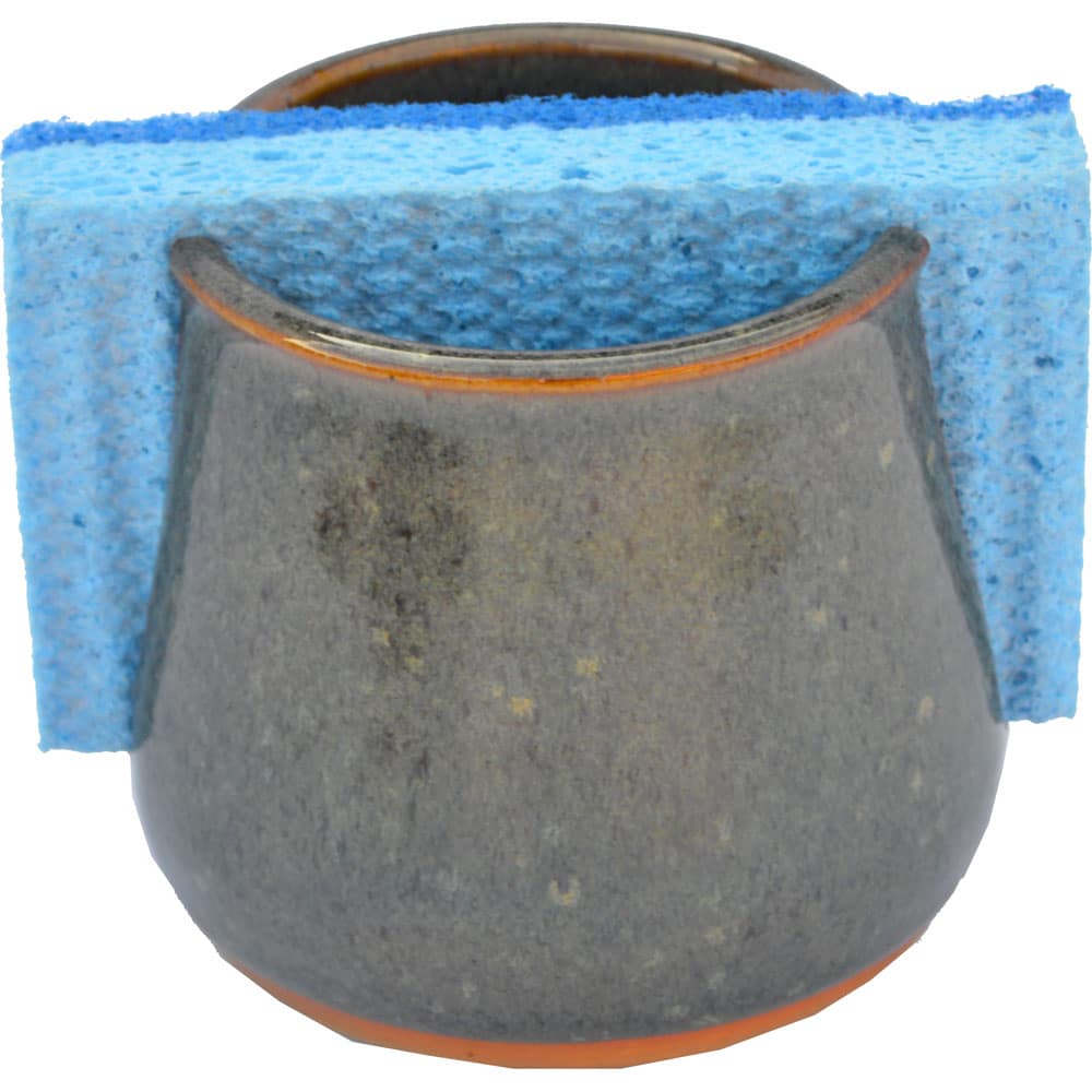 A Non-Pattern Glazed Sponge Holder