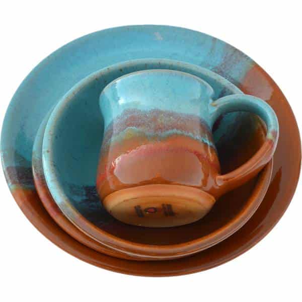 A Non-Pattern Glazed Place Setting