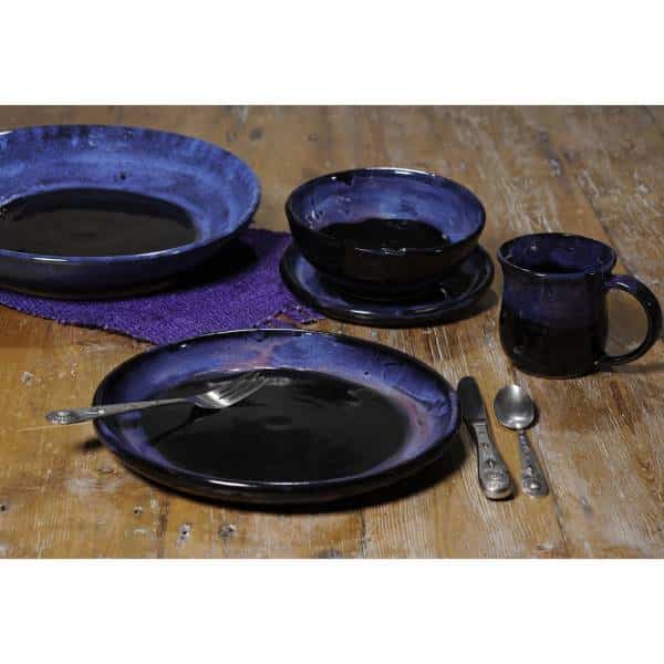 A Non-Pattern Glazed Place Setting